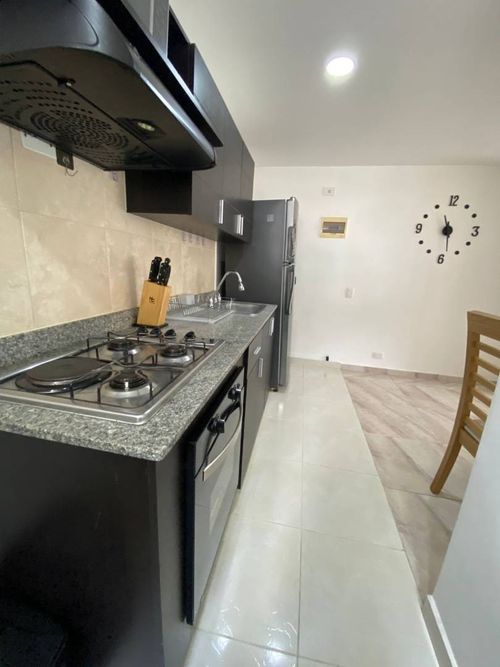 Apartamento de 3 alcobas en arriendo en Villa Carlota, Medellín, 73 m² · foto 2 de 10