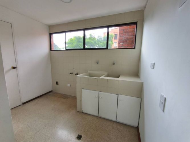 Oficina en arriendo en La Aguacatala, Medellín, 170 m² · foto 3 de 23
