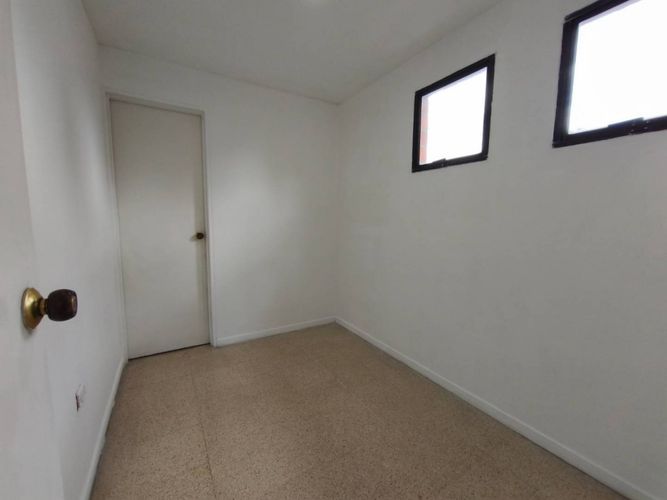 Oficina en arriendo en La Aguacatala, Medellín, 170 m² · foto 4 de 23