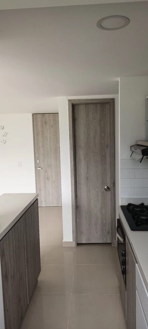 Apartamento de 2 alcobas en venta en Loma De San Jose, Sabaneta, 48 m² · foto 3 de 20