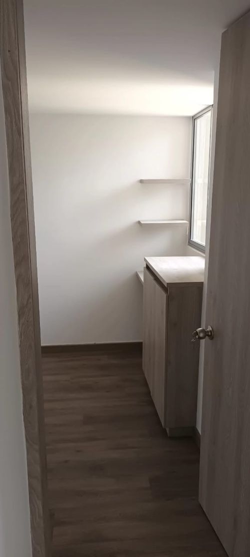 Apartamento de 2 alcobas en venta en Loma De San Jose, Sabaneta, 48 m² · foto 10 de 20
