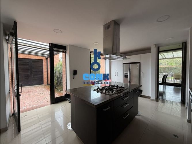 Casa de 4 alcobas en venta en Guaymaral, Bogotá, 1500 m² · foto 9 de 24