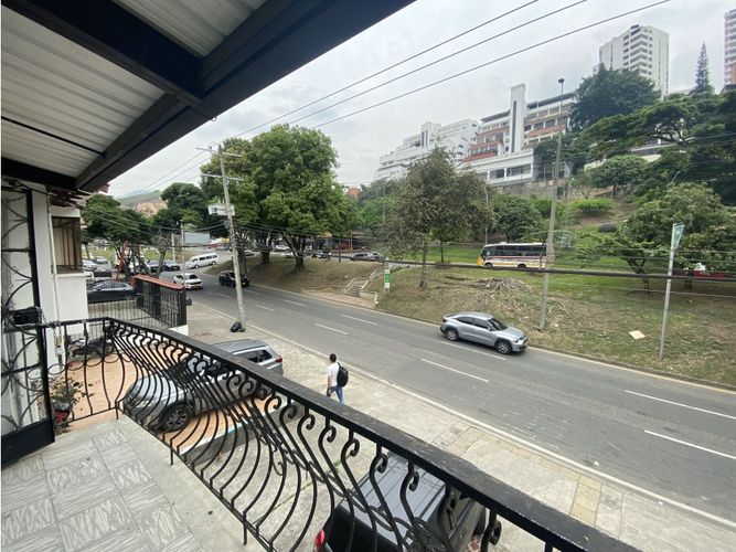 Casa de 4 alcobas en venta en La Flora, Cali, 282 m² · foto 3 de 23
