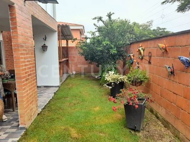 Casa de 5 alcobas en venta en El Castillo, Jamundí, 500 m² · foto 12 de 13