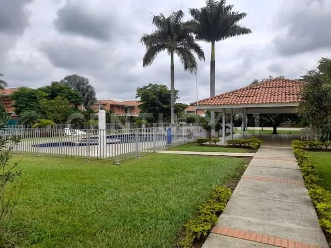 Casa de 5 alcobas en venta en El Castillo, Jamundí, 500 m² · foto 13 de 13