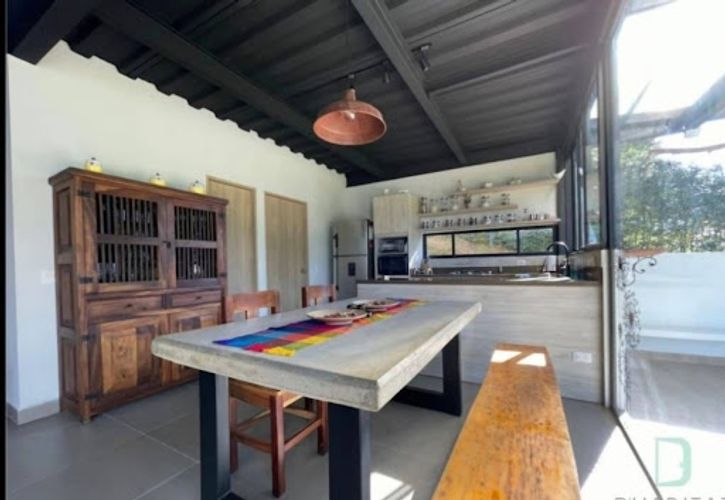 Casa de 4 alcobas en venta en Mampuesto, Rionegro, 247 m² · foto 8 de 14