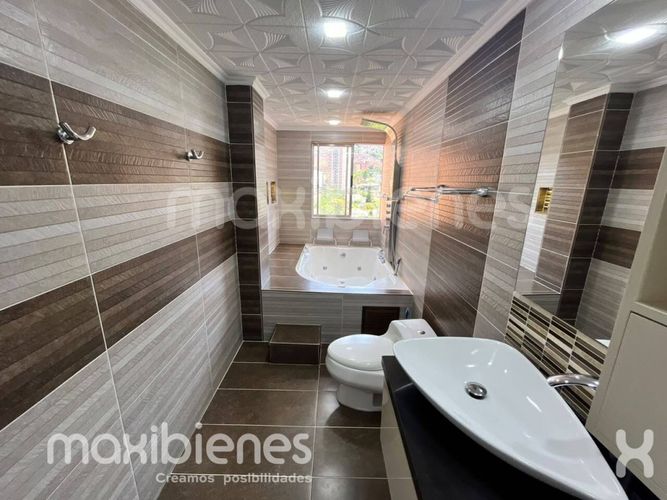 Apartamento de 4 alcobas en arriendo en La Pilarica, Medellín, 160 m² · foto 16 de 22