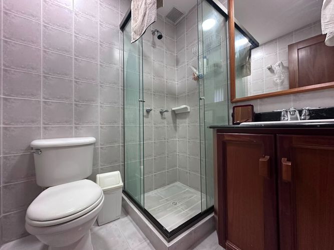 Apartamento de 3 alcobas en arriendo en El Poblado, Medellín, 143 m² · foto 15 de 20