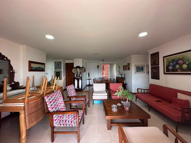Apartamento de 3 alcobas en arriendo en El Poblado, Medellín, 143 m² · foto 3 de 20