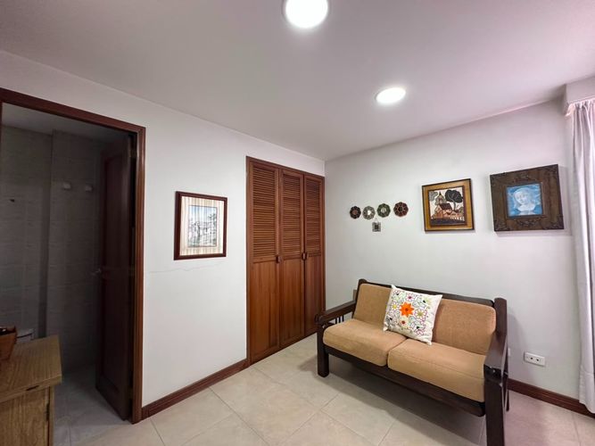 Apartamento de 3 alcobas en arriendo en El Poblado, Medellín, 143 m² · foto 10 de 20