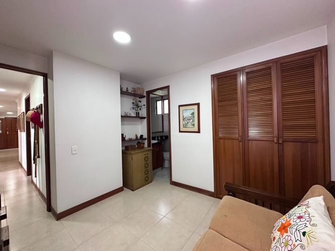 Apartamento de 3 alcobas en arriendo en El Poblado, Medellín, 143 m² · foto 14 de 20