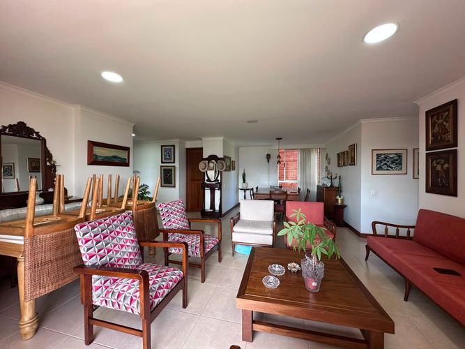 Apartamento de 3 alcobas en arriendo en El Poblado, Medellín, 143 m² · foto 2 de 20