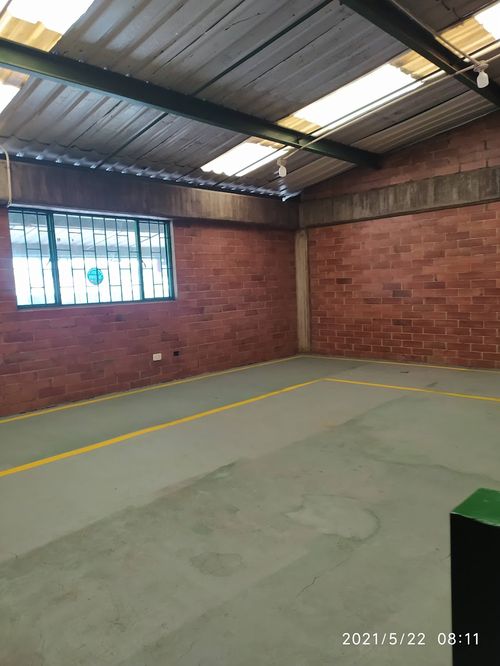 Bodega en arriendo en San Jose, Mosquera, 100 m² · foto 7 de 10