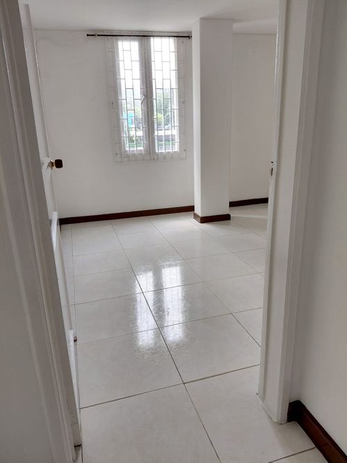 Edificio en venta en San Fernando Viejo, Cali, 660 m² · foto 4 de 10