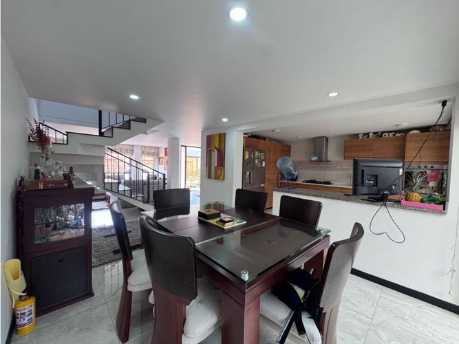 Casa de 3 alcobas en venta en Laura Vicuña, Chía, 240 m² · foto 5 de 24