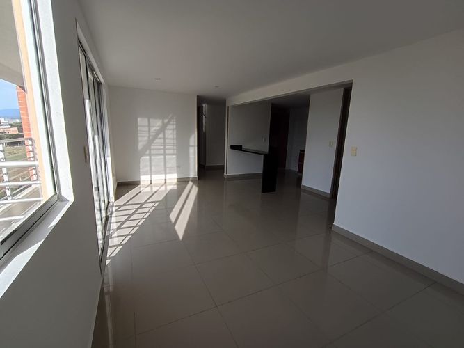 Apartamento de 3 alcobas en venta en Manzanares, Neiva, 93 m² · foto 2 de 14
