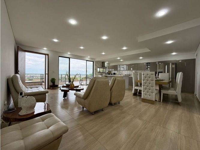 Casa de 4 alcobas en venta en Arroyohondo, Yumbo, 261 m² · foto 2 de 23