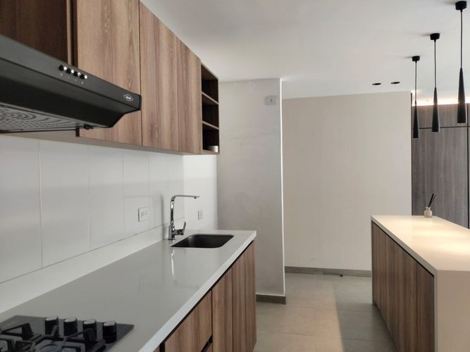 Apartamento de 3 alcobas en arriendo en El Poblado, Medellín, 97 m² · foto 8 de 19