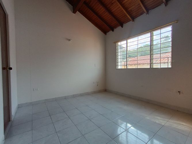 Casa de 3 alcobas en venta en Cr Alicante, Cúcuta, 180 m² · foto 6 de 16