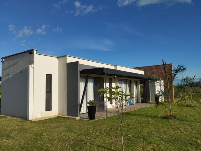Casa de 3 alcobas en venta en Cerritos, Pereira, 1500 m² · foto 2 de 9