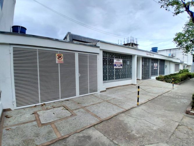 Casa de 7 alcobas en arriendo en Quirinal, Neiva, 221 m² · foto 2 de 22