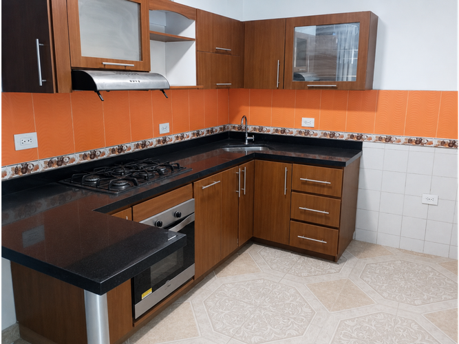 Casa de 5 alcobas en venta en Sucre, Medellín, 130 m² · foto 2 de 18