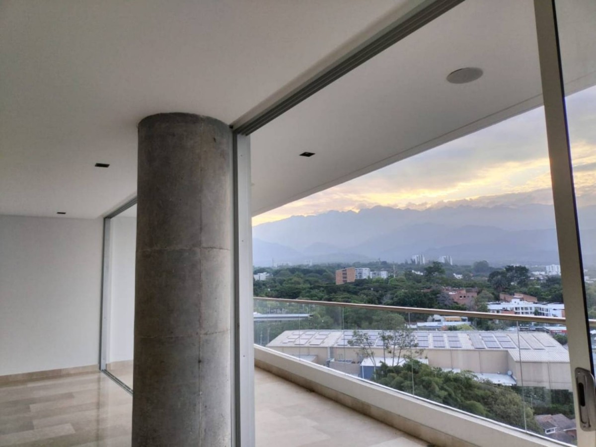 Apartamento en venta en Pance, Cali · foto 3 de 24
