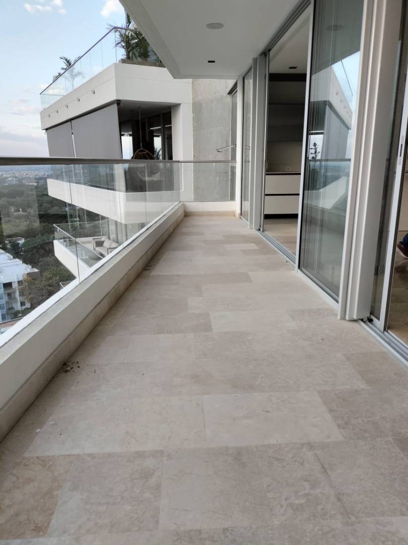 Apartamento en venta en Pance, Cali · foto 4 de 24