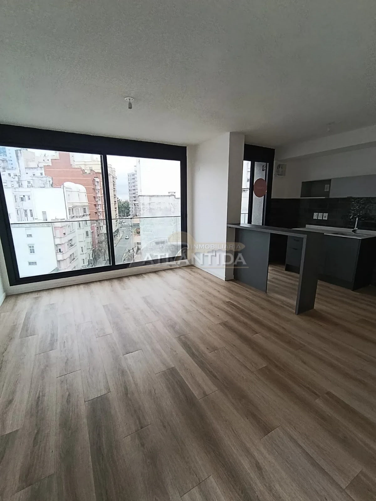 Alquiler Apartamento 2 Dormitorios + Amenities En Tres Cruces. Inm Atlántida