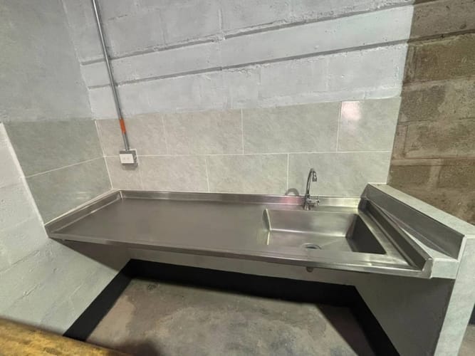 Bodega en arriendo en Calle Larga, La Estrella, 180 m² · foto 5 de 5