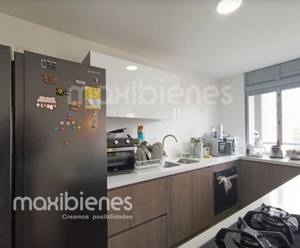Apartamento de 3 alcobas en arriendo en Las Cometas, Envigado, 95 m² · foto 3 de 17