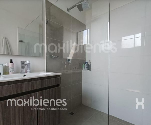 Apartamento de 3 alcobas en arriendo en Las Cometas, Envigado, 95 m² · foto 15 de 17