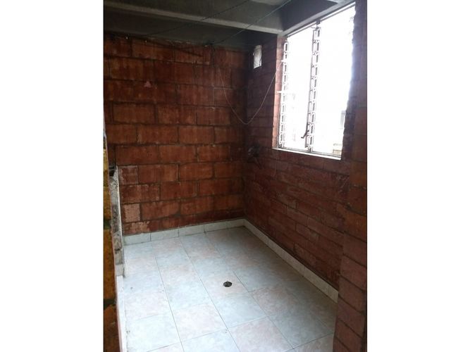 Apartamento de 3 alcobas en venta en Nuevo Muzu, Bogotá, 48 m² · foto 2 de 8