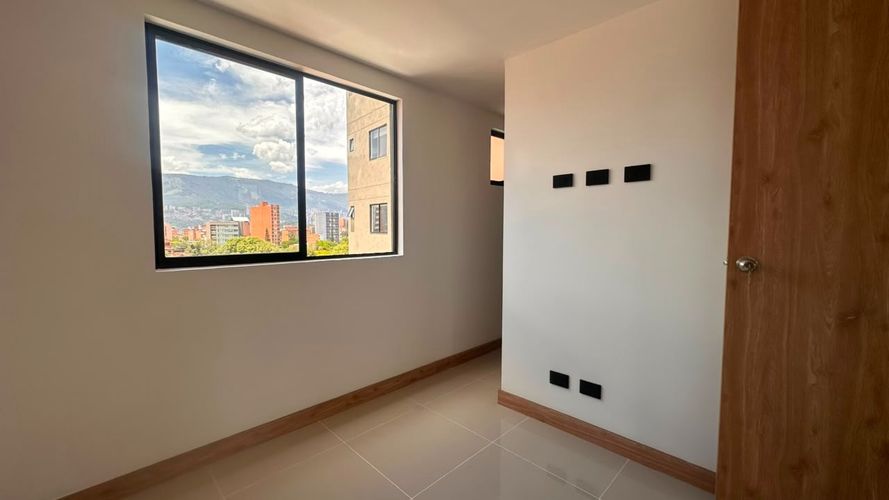 Apartamento de 3 alcobas en venta en La Floresta, Medellín, 84 m² · foto 13 de 17