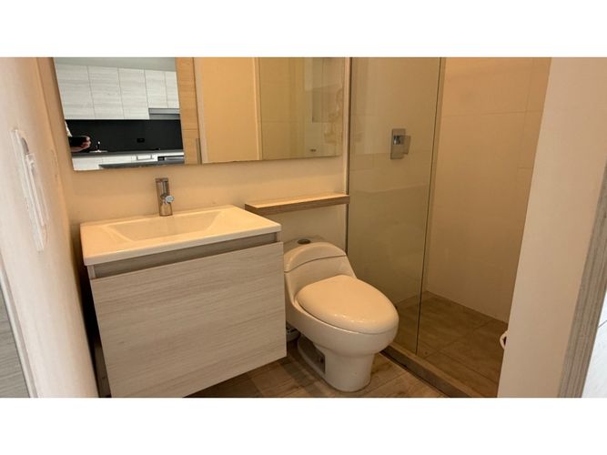 Apartamento de 1 alcoba en venta en Asomadera No.3, Medellín, 76 m² · foto 17 de 19