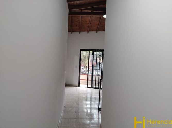 Casa de 3 alcobas en venta en Colasania, Medellín, 220 m² · foto 10 de 22
