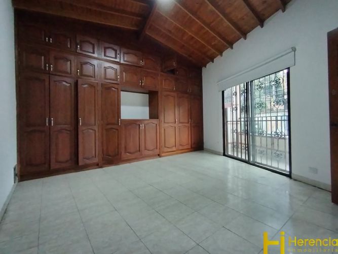 Casa de 3 alcobas en venta en Colasania, Medellín, 220 m² · foto 13 de 22