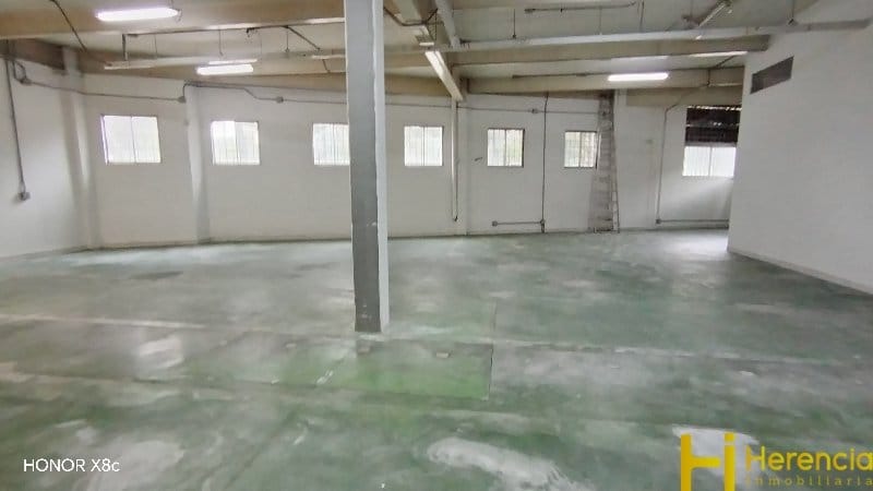 Bodega en venta en Monteazul, Sabaneta, 809 m² · foto 3 de 24