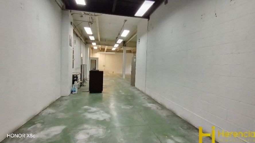 Bodega en venta en Monteazul, Sabaneta, 809 m² · foto 8 de 24