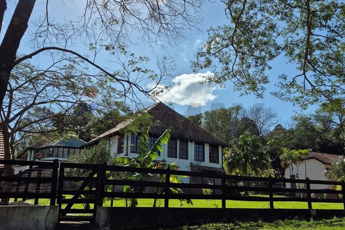 VENDO IMPORTANTE RESIDENCIA EN VILLARRICA — foto 2