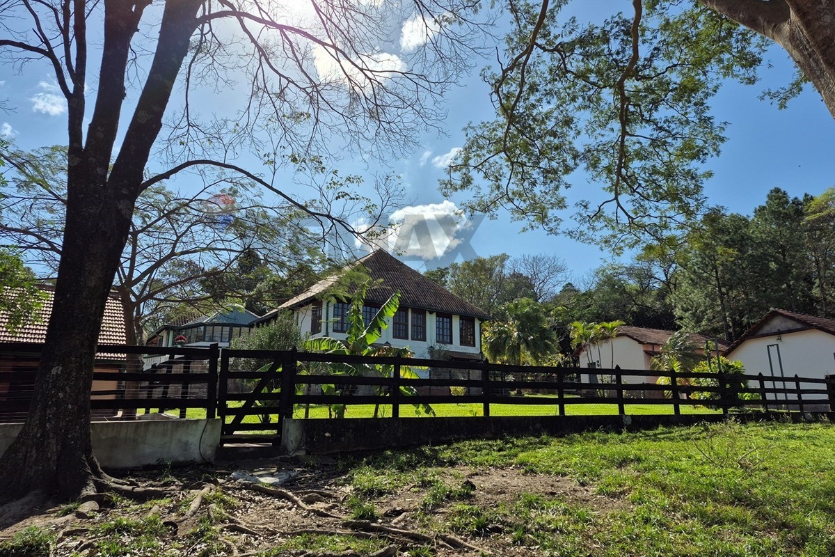VENDO IMPORTANTE RESIDENCIA EN VILLARRICA — foto 3