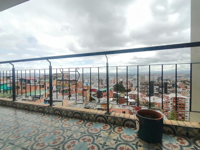 Apartamento de 3 alcobas en venta en Maria Cristina, Bogotá, 140 m² · foto 3 de 24