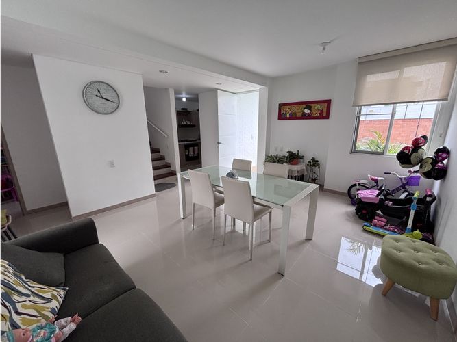 Casa de 4 alcobas en venta en El Castillo, Jamundí, 145 m² · foto 6 de 22