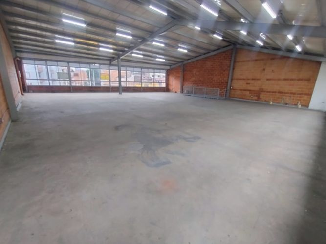 Bodega en arriendo en La América, Medellín, 290 m² · foto 6 de 8