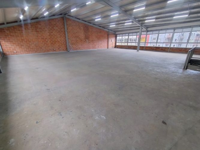Bodega en arriendo en La América, Medellín, 290 m² · foto 7 de 8