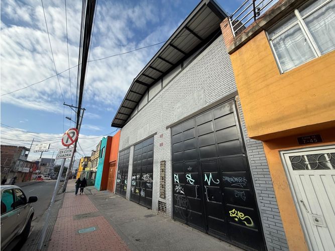 Bodega en venta en Leon Xiii, Soacha, 384 m² · foto 2 de 11