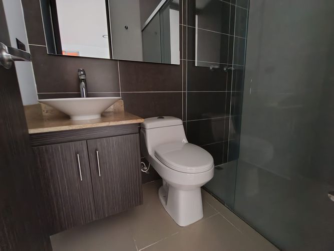 Apartamento de 3 alcobas en arriendo en Loma Del Escobero, Envigado, 104 m² · foto 9 de 16
