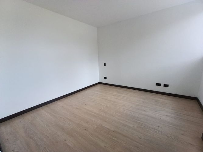 Apartamento de 3 alcobas en arriendo en Loma Del Escobero, Envigado, 104 m² · foto 15 de 16