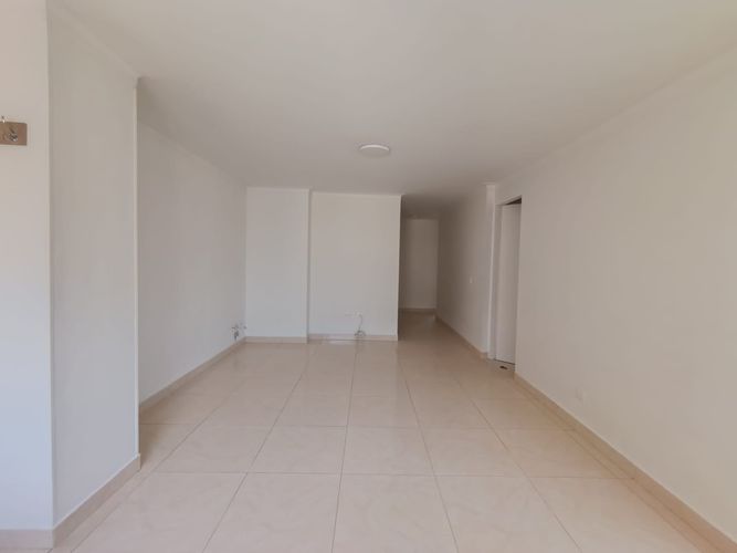 Apartamento de 3 alcobas en arriendo en Laureles, Medellín, 90 m² · foto 2 de 19