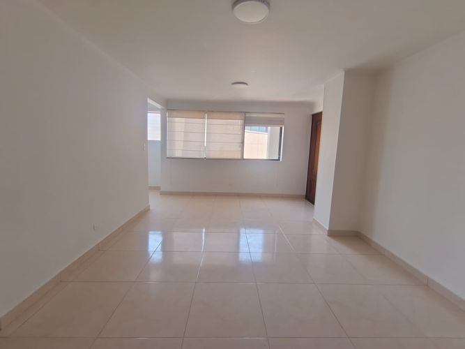Apartamento de 3 alcobas en arriendo en Laureles, Medellín, 90 m² · foto 3 de 19